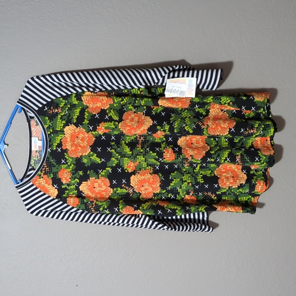 NWT LuLaRoe Randy Top